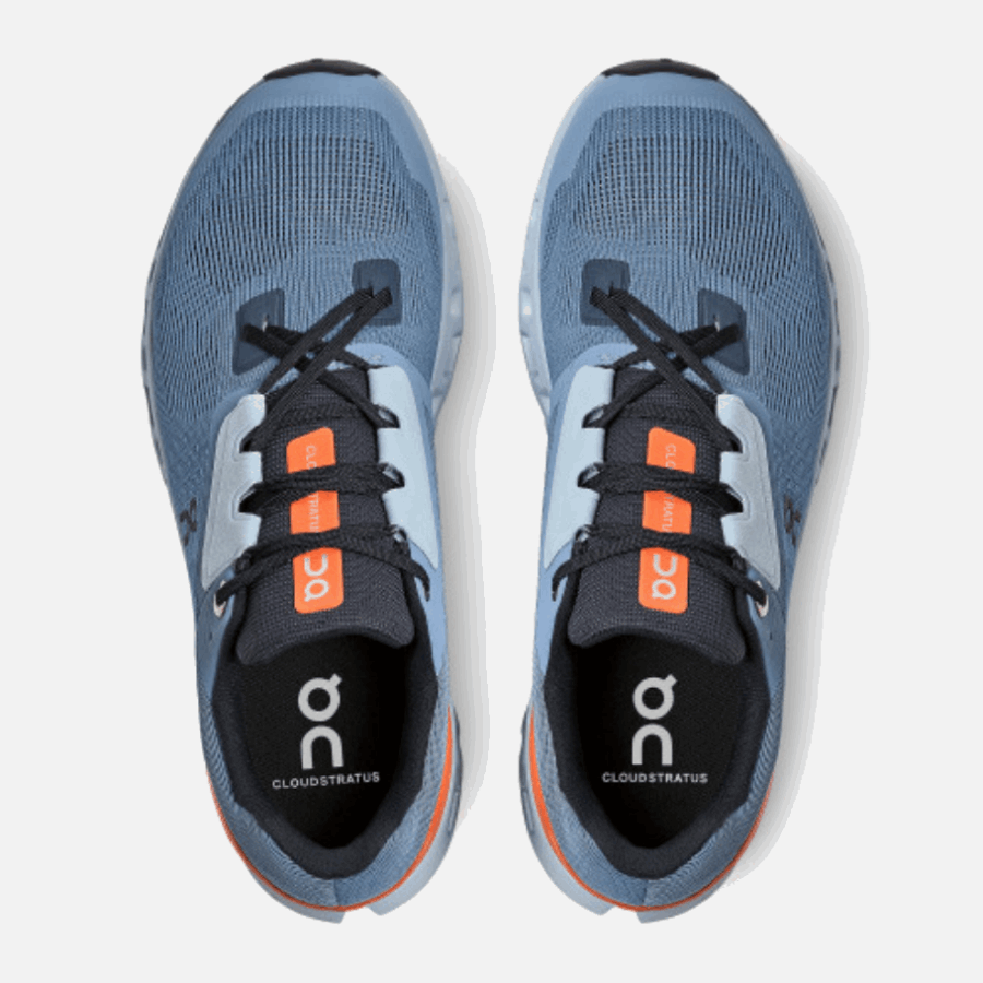 Cloudstratus Sur Le Lac En Cours D'exécution-flare Nouveau