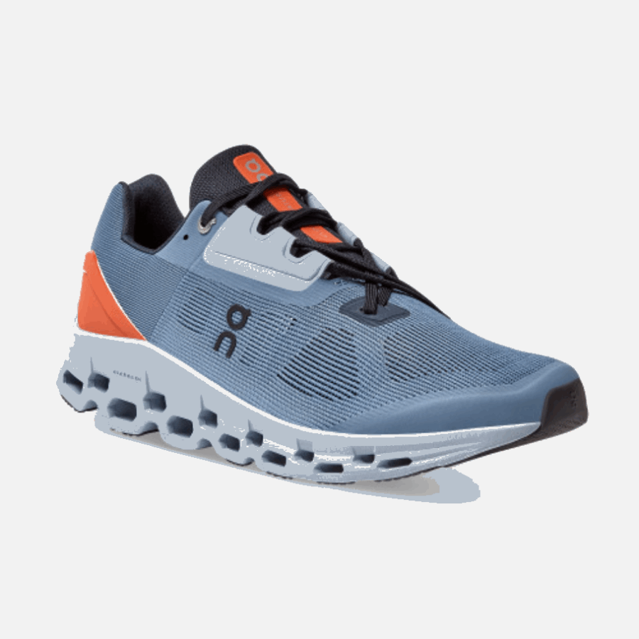 Cloudstratus Sur Le Lac En Cours D'exécution-flare Nouveau