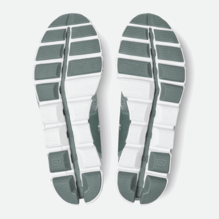 Nuage éponge Sur L'exécution D'olive