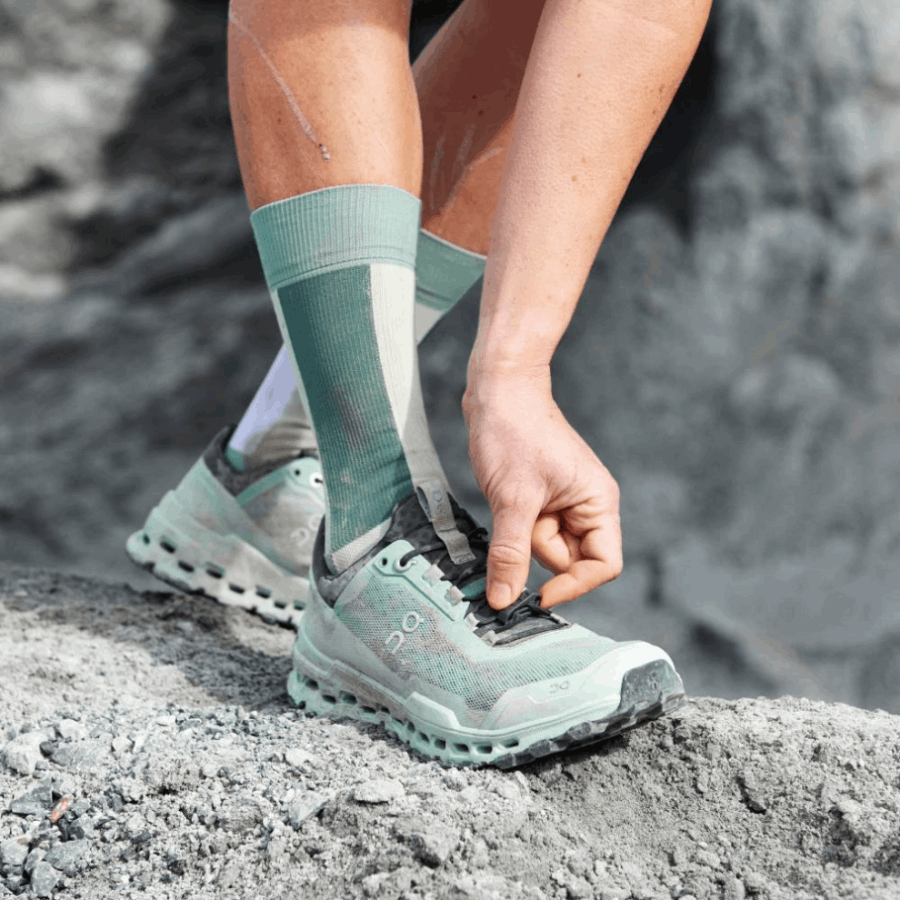 On Running Cloudultra Black-White