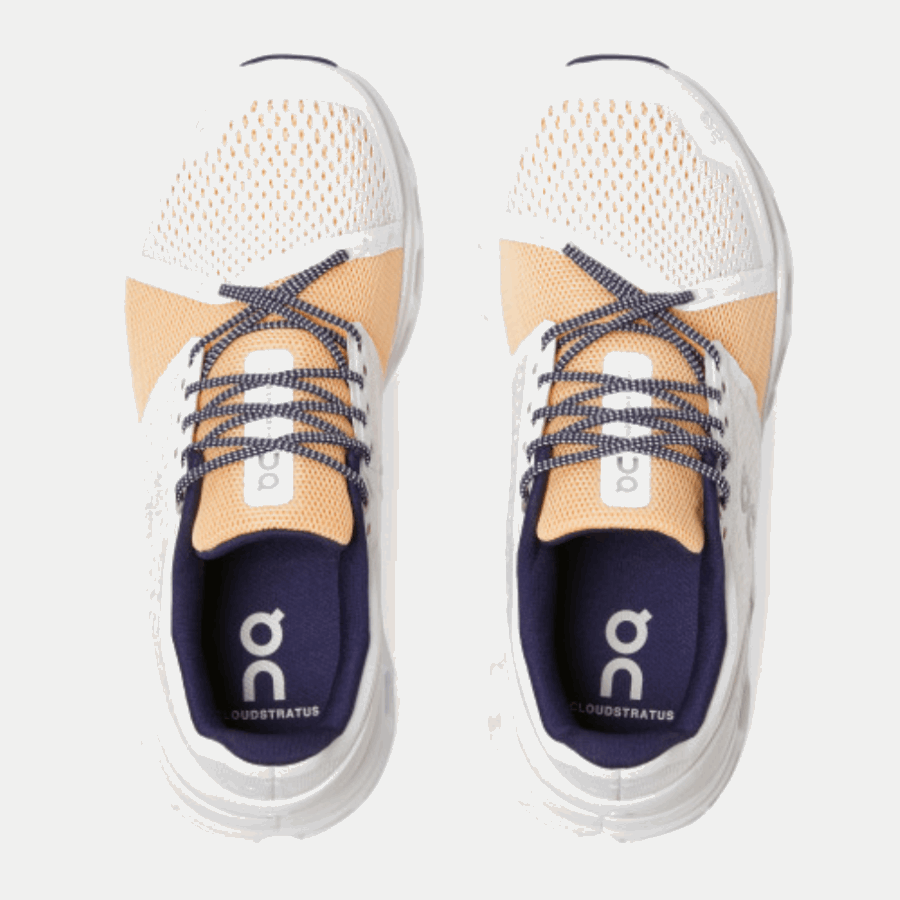 On Running Cloudstratus White-Almond