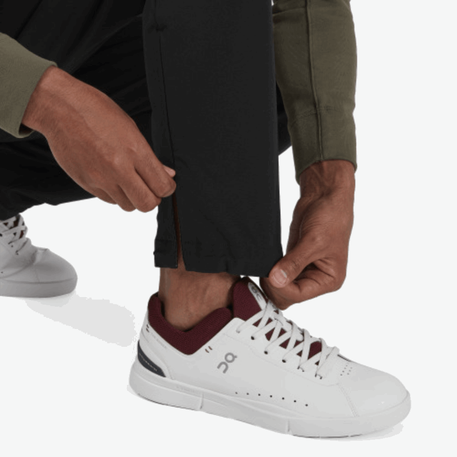 Nouveau Pantalon Actif Noir Sur La Course