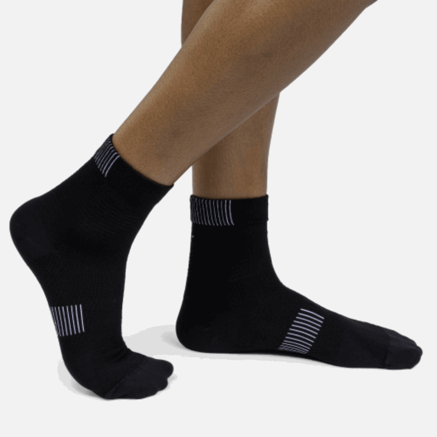 Black-White On Running Ultralight Mid Sock