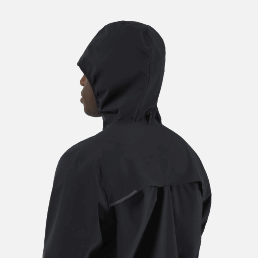 Anorak Imperméable Noir En Cours D'exécution
