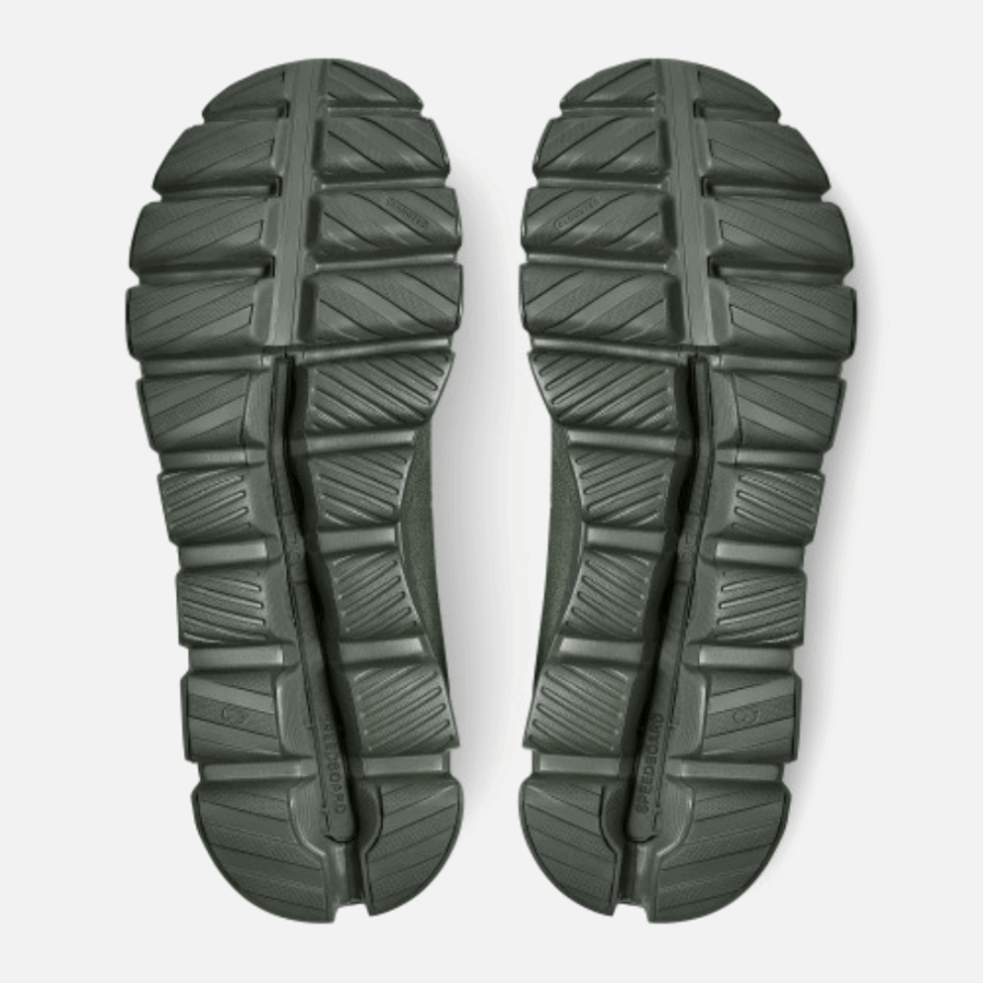 En Cours D'exécution Forêt Nuage Salut