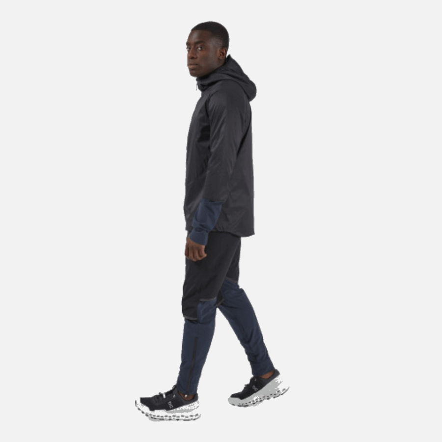 Noir-marine Sur La Veste Isolante De Course