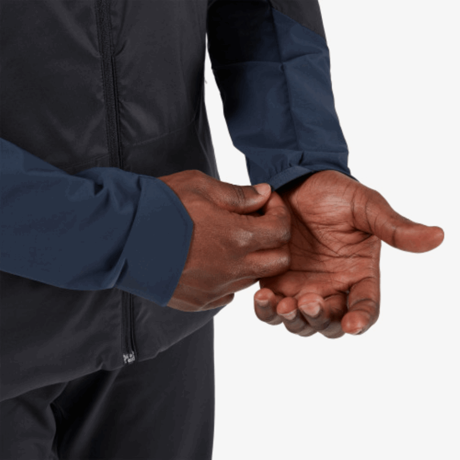 Noir-marine Sur La Veste Isolante De Course