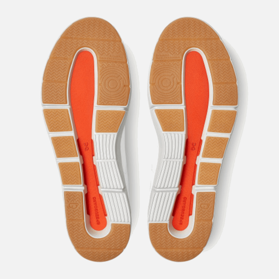 Flamme Blanche Sur La Course Du Court Central Roger