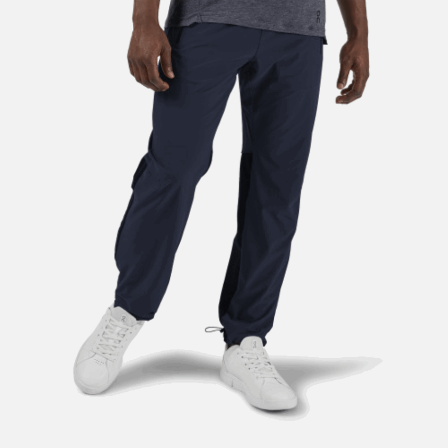 Pantalon De Survêtement Bleu Marine-noir Sur La Course