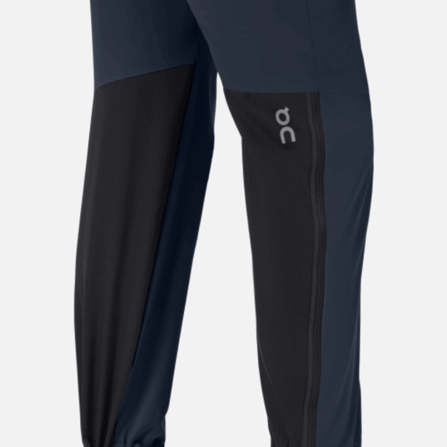 Pantalon De Survêtement Bleu Marine-noir Sur La Course