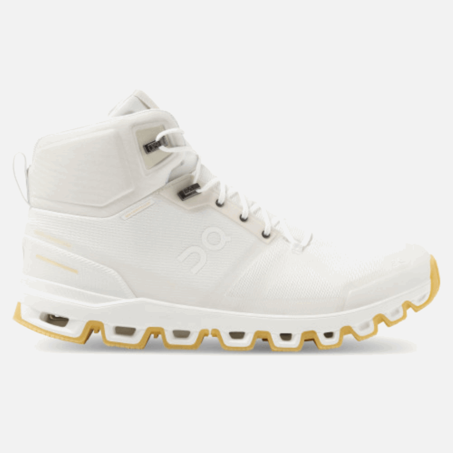 Bord De Cloudrock Non Teint Brut En Cours D'exécution