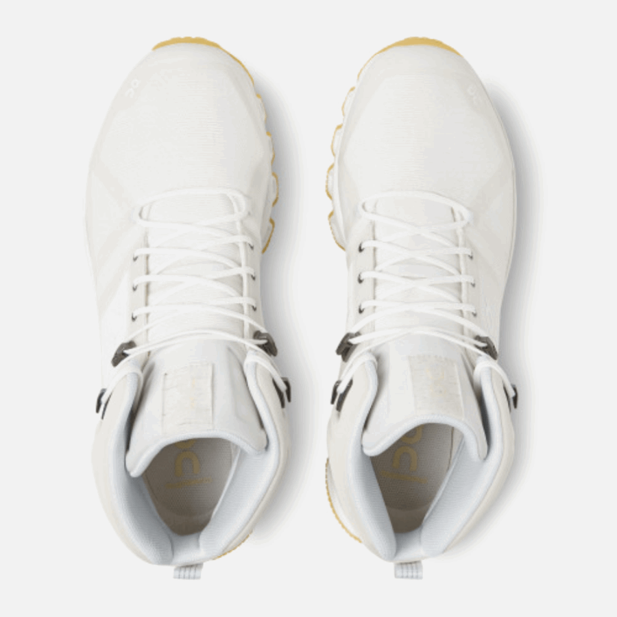 Bord De Cloudrock Non Teint Brut En Cours D'exécution