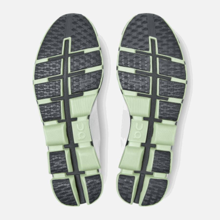 Sur L'exécution De Cloudflash Blanc-noir