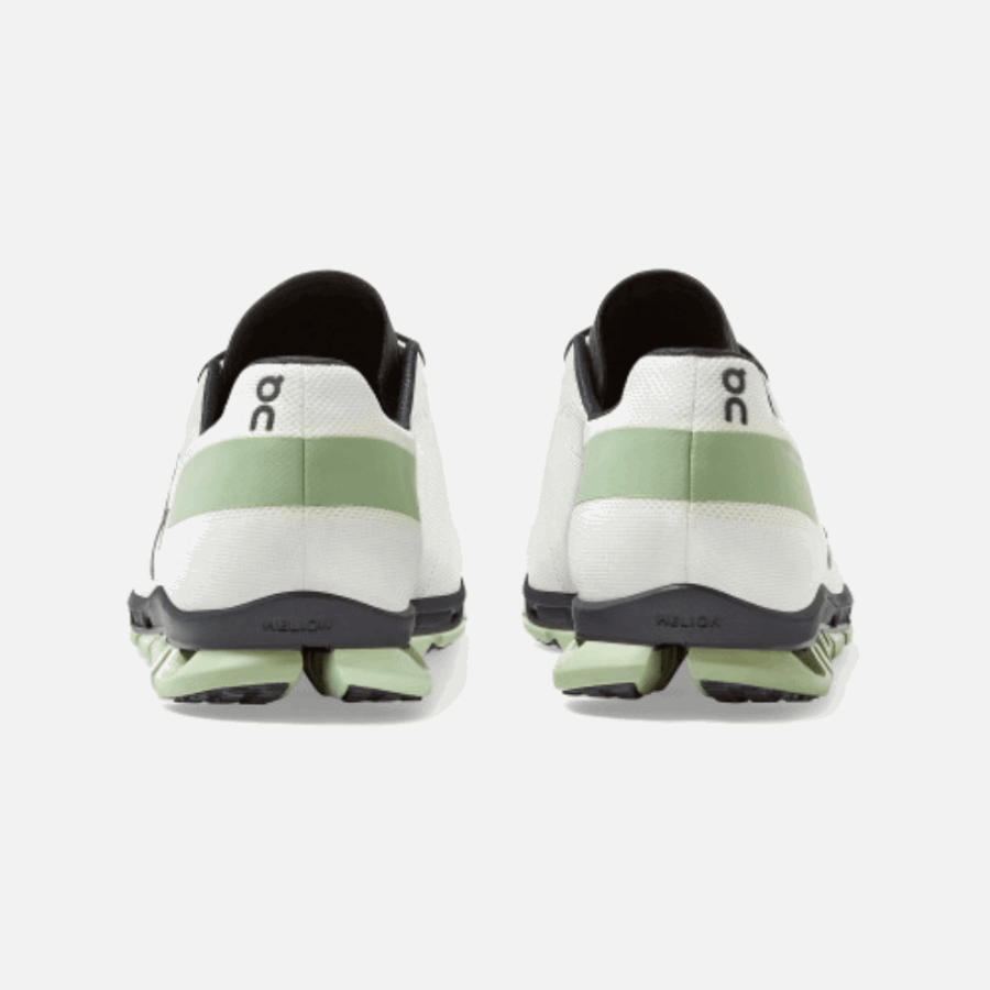 Sur L'exécution De Cloudflash Blanc-noir