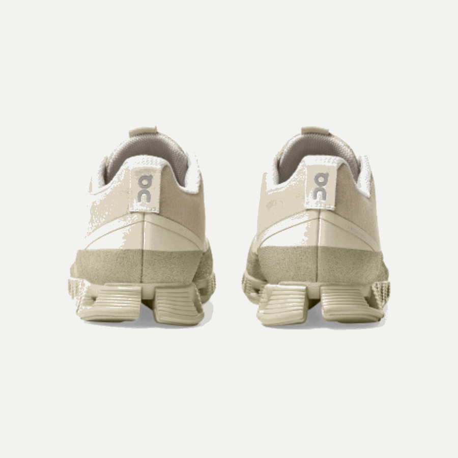 Cloud Dip On Running Hay-Leaf New