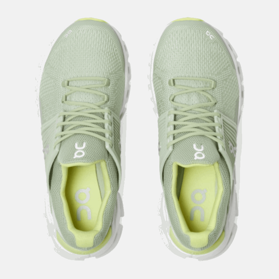 Cloudswift On Running Hay-Leaf