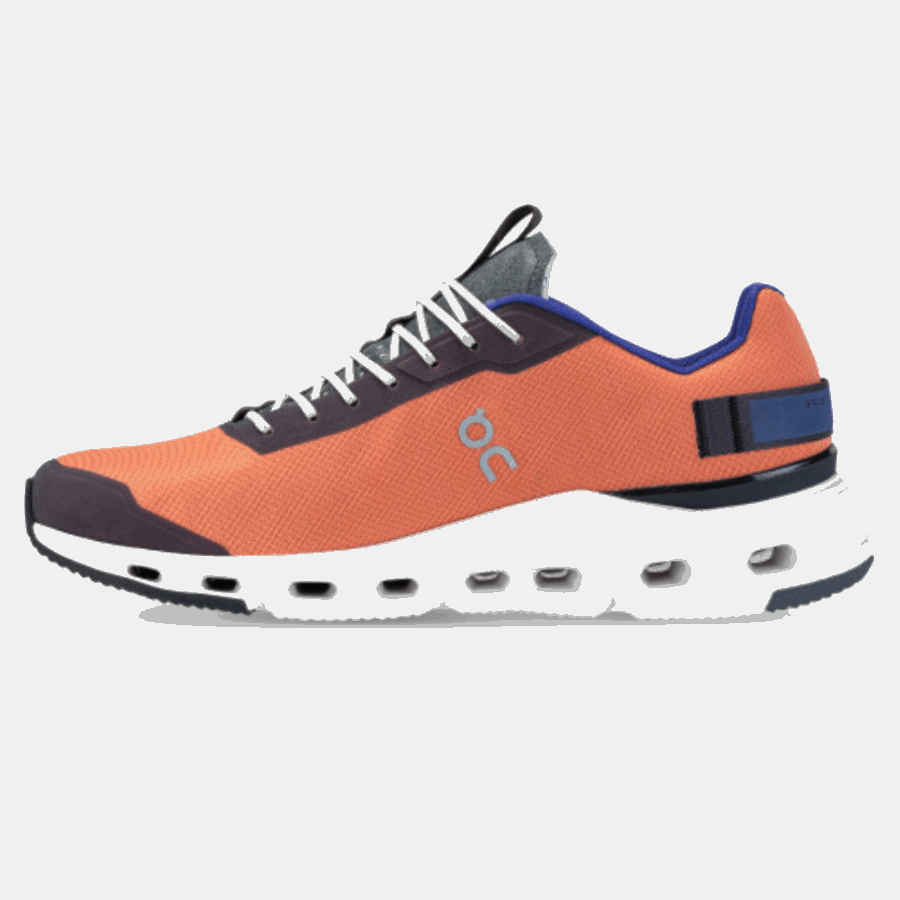 Forme De Cloudnova Sur L'exécution De La Forêt En Terre Cuite