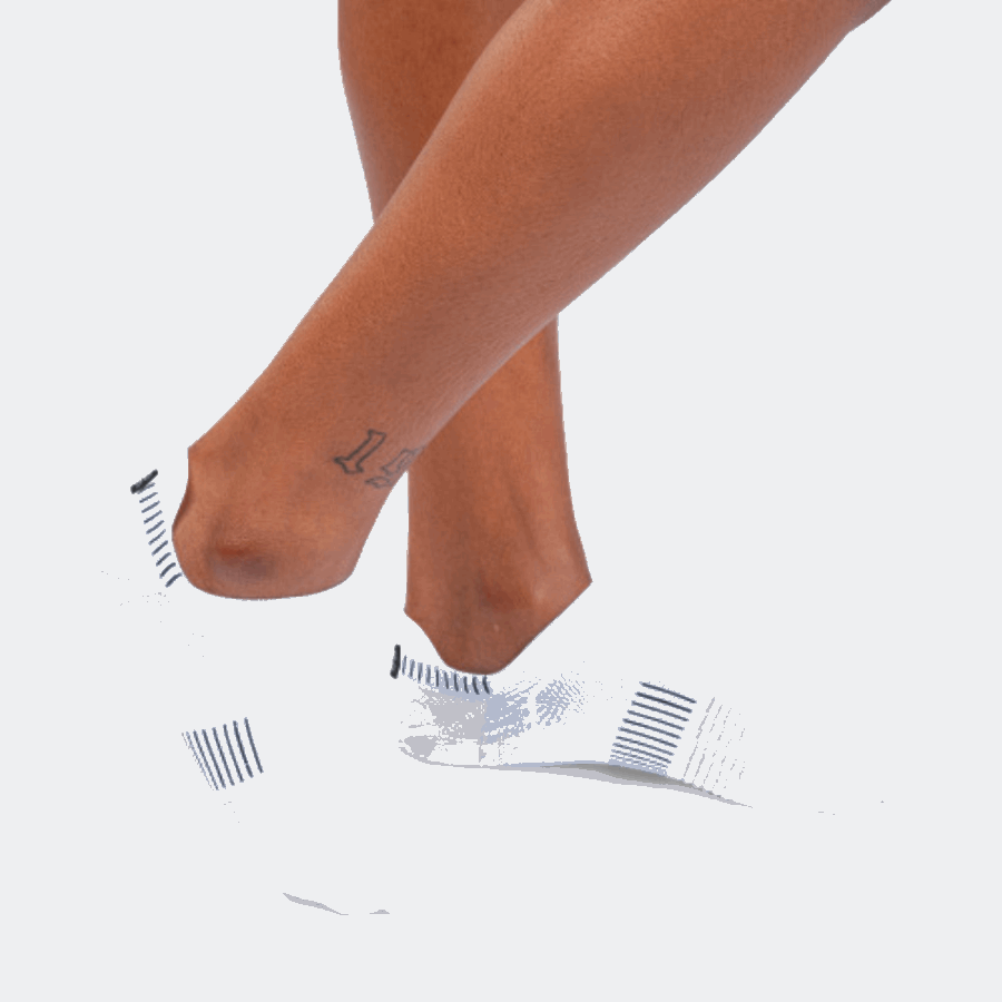 On Running Ultralight Low Sock White-Black