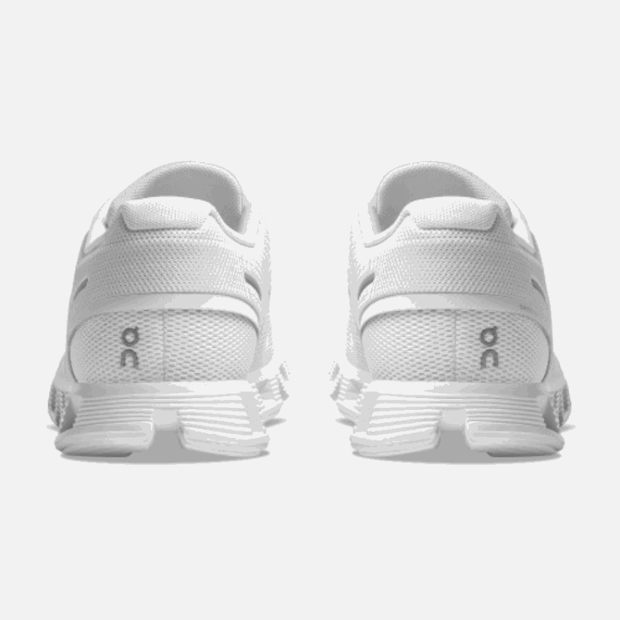On Running Cloud 5 All-White Fashion