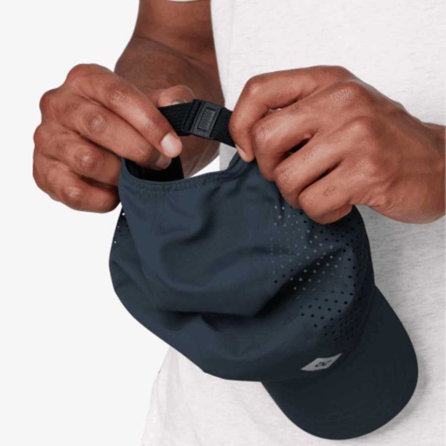 On Running Lightweight Cap Navy