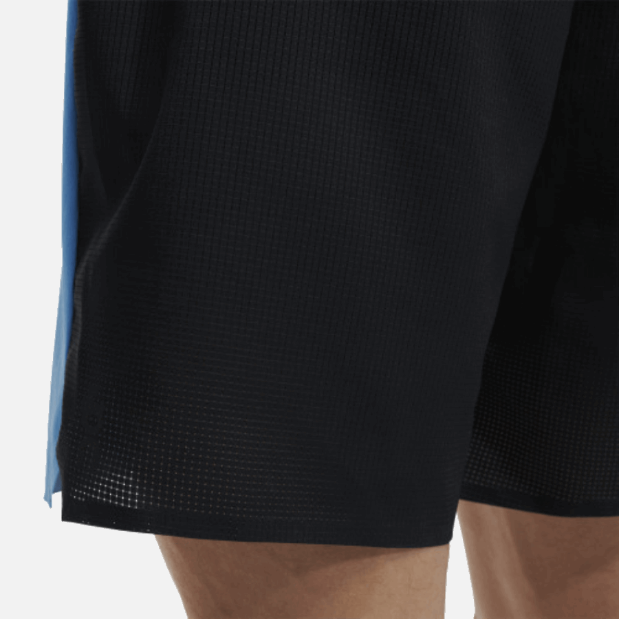 On Running Lightweight Shorts Niagara-Black Fashion
