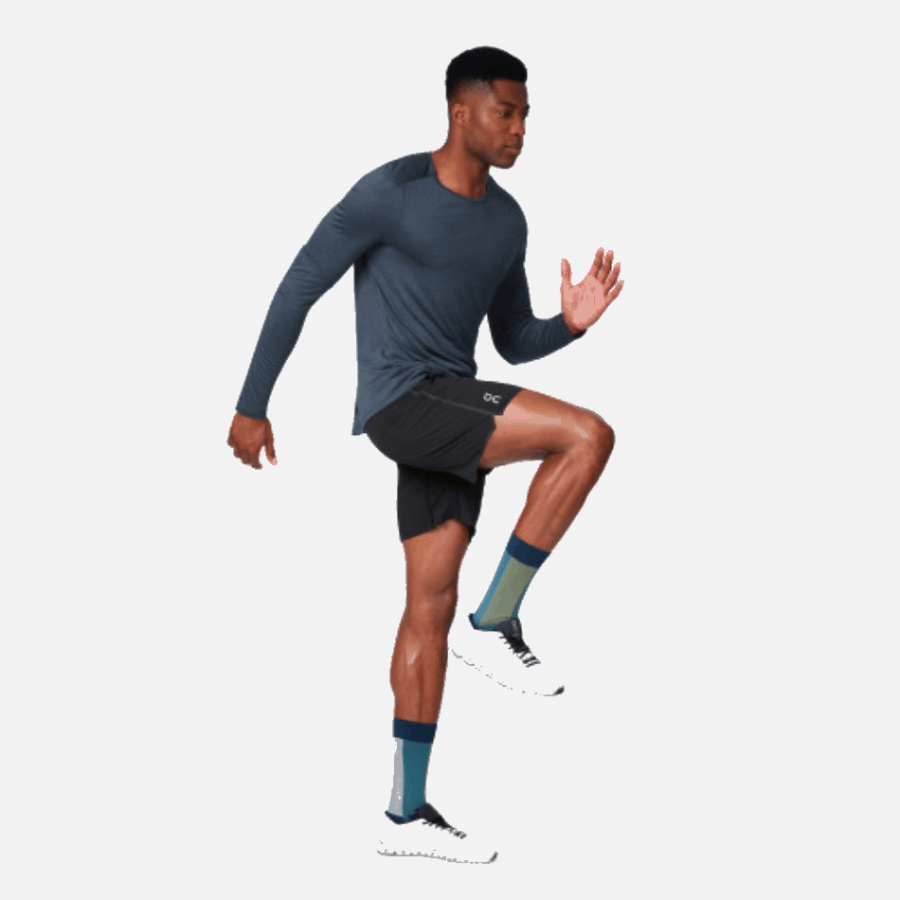 On Running Hybrid Shorts Black