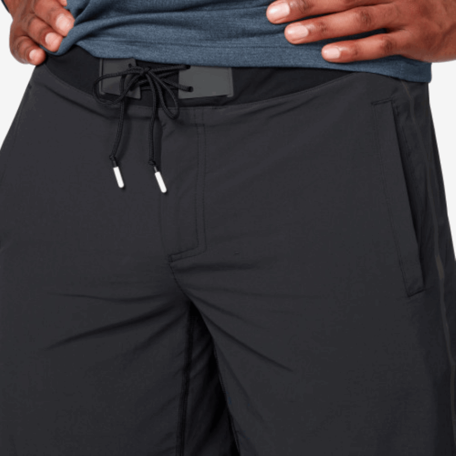 On Running Hybrid Shorts Black