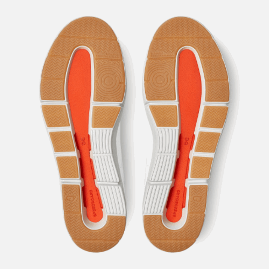 On Running THE ROGER Centre Court Men White-Flame