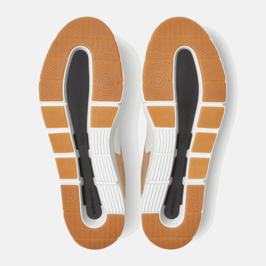 On Running THE ROGER Clubhouse Almond-Sand