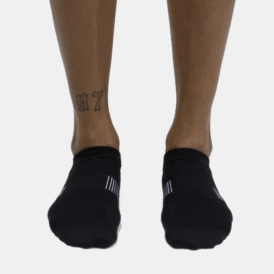 On Running Ultralight Low Sock Black-White Fashion