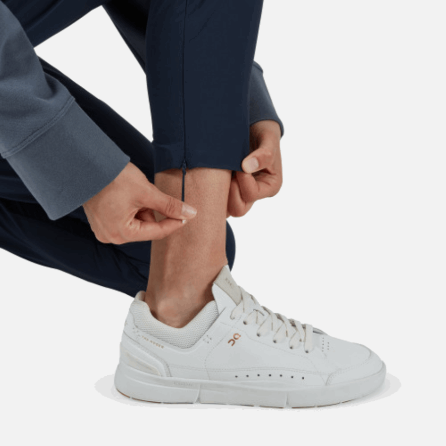 On Running Lightweight Pants Navy