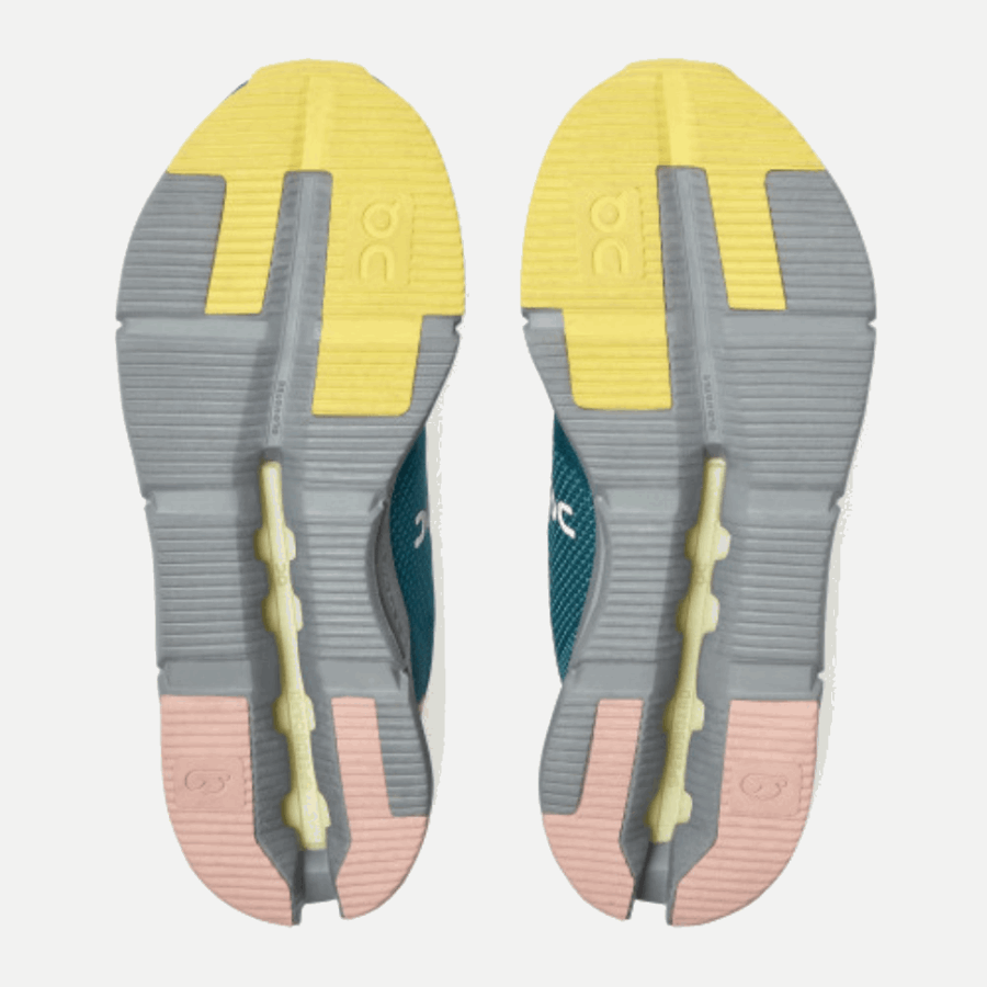 Cloudnova Lagoon-limelight Sur La Course