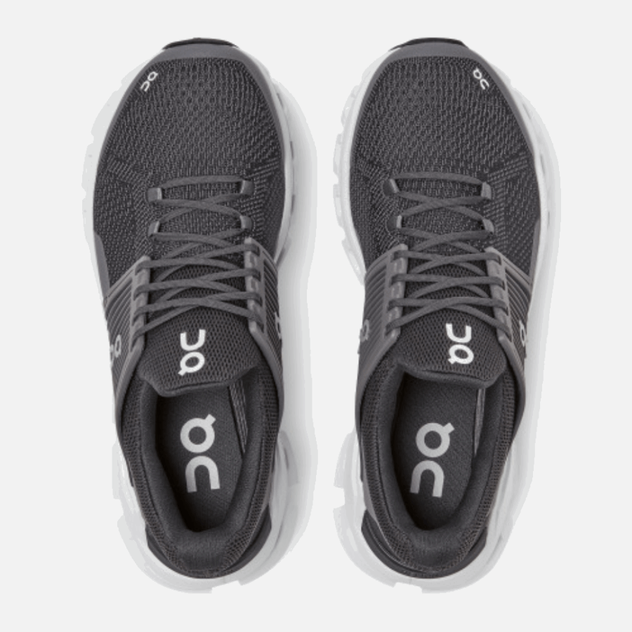 Sur La Course Cloudwift Requin-ombre