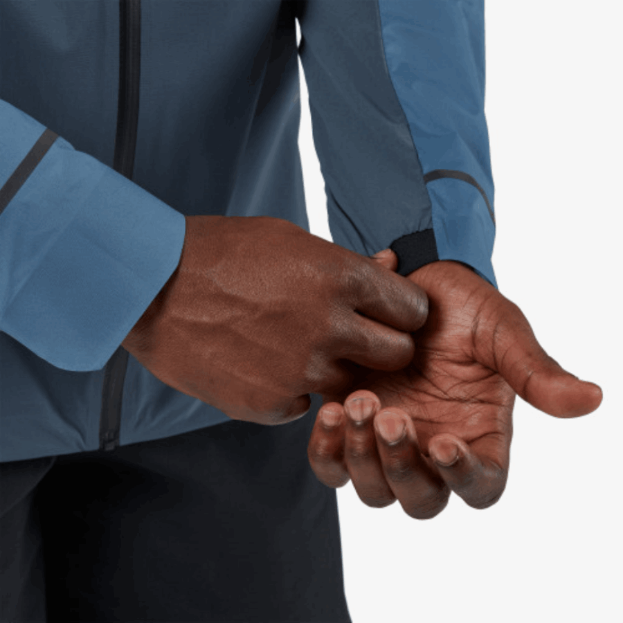 Sur La Veste Météo Running Céruléen-foncé