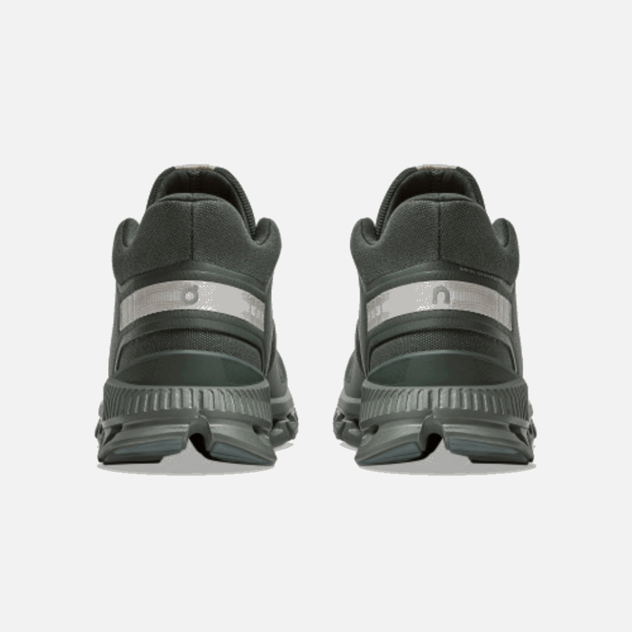 Sur Le Nuage En Cours D'exécution Salut Edge Pin De Pierre Jungle-forêt