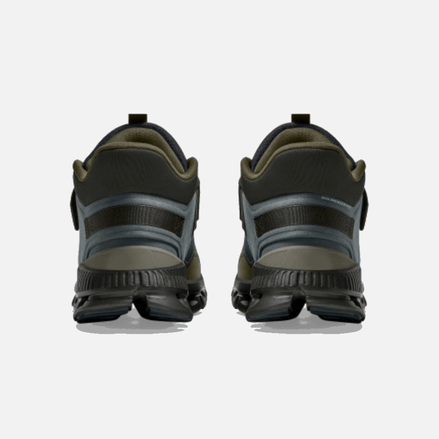 Nuage Salut Bord Défier Olive-sapin En Cours D'exécution