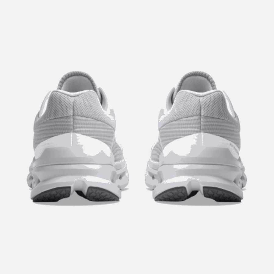 Sur L'exécution De Cloudrunner Large Blanc Gelé