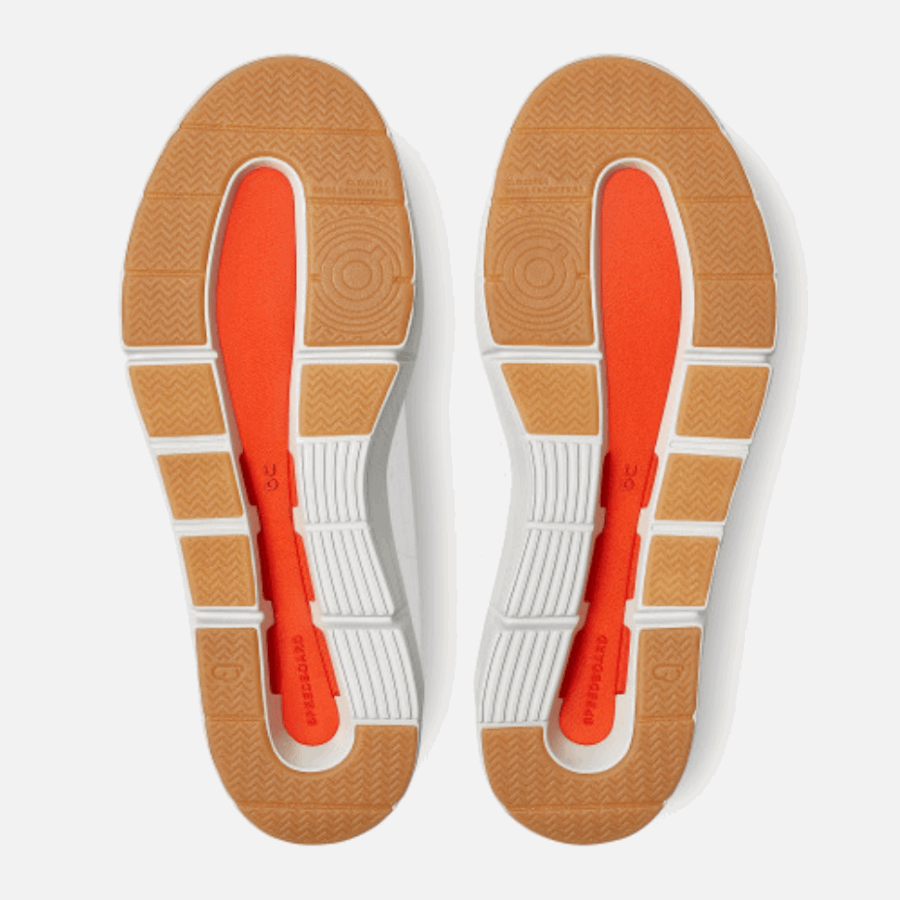 Le Court Central Roger Sur La Course à La Flamme Blanche