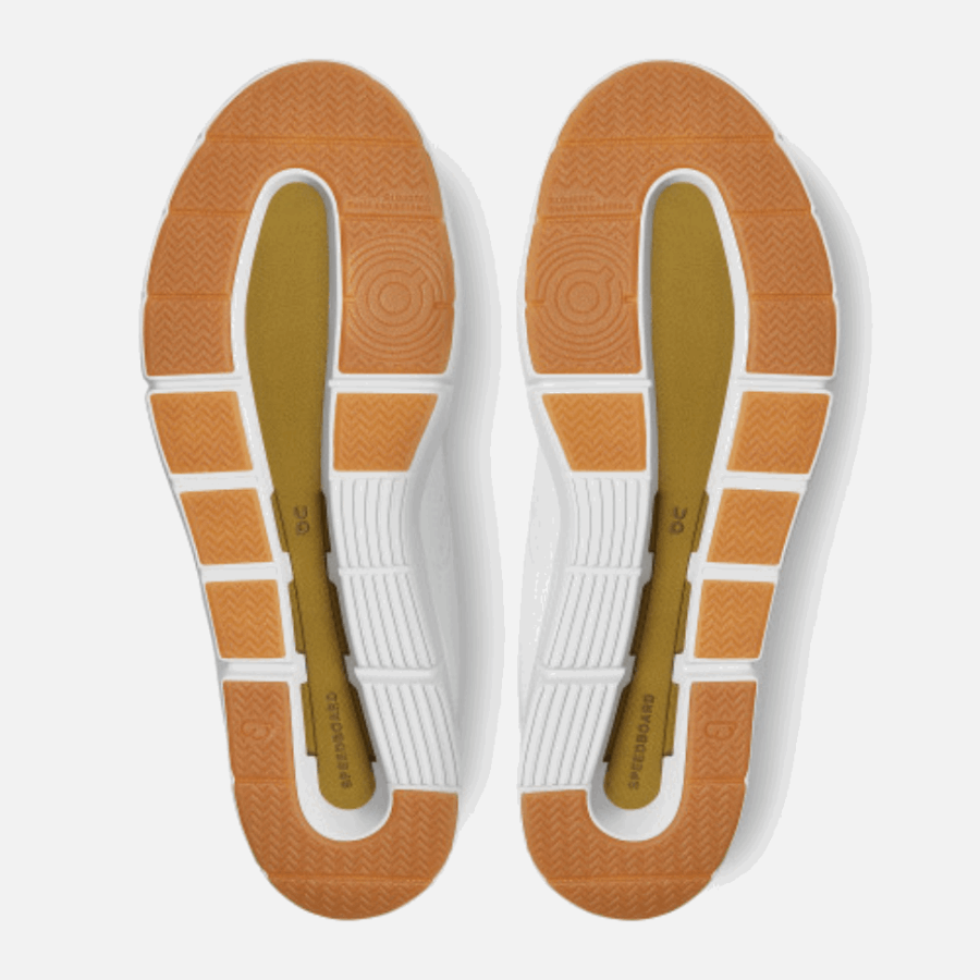 Le Roger Clubhouse Sur La Course à Pied Blanc-bronze