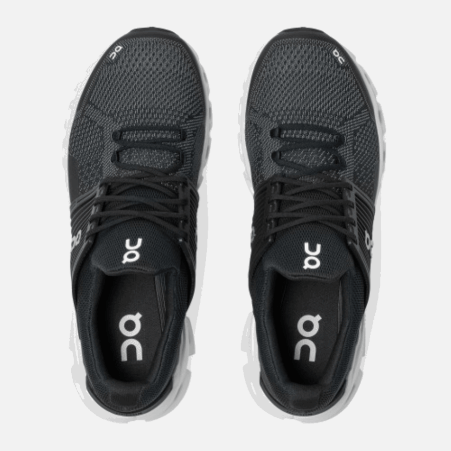 Cloudwift Sur La Roche Noire En Cours D'exécution