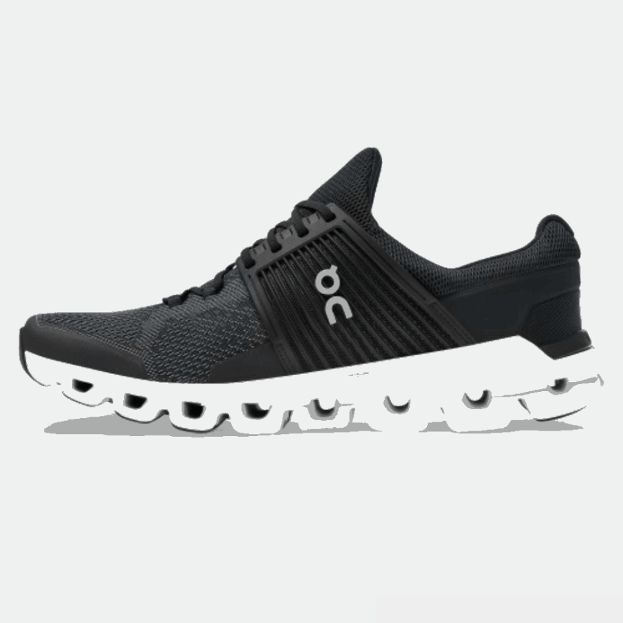 Cloudwift Sur La Roche Noire En Cours D'exécution