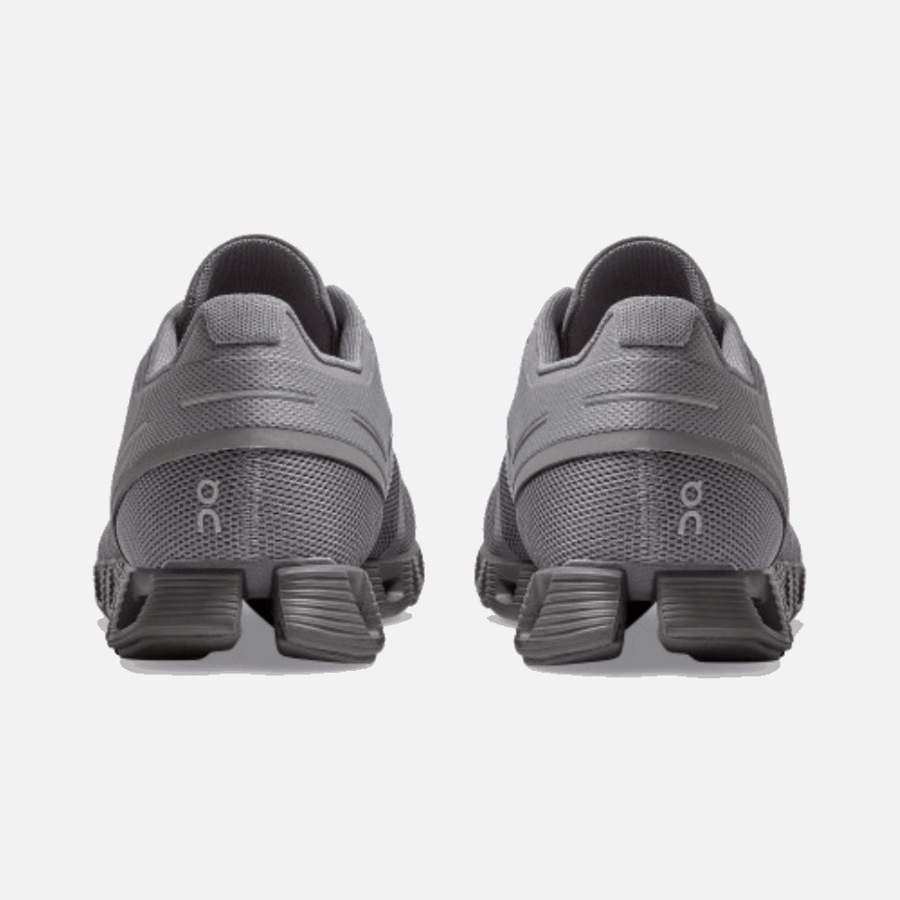 Nuage De Zinc Monochrome Sur L'exécution