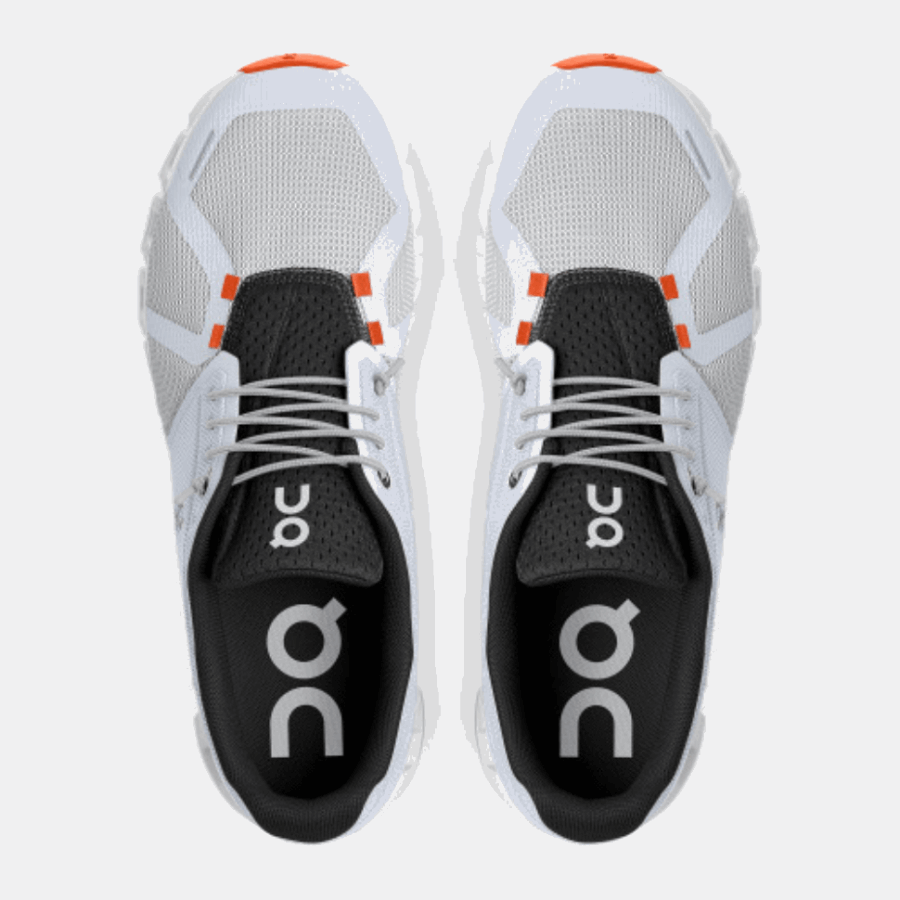 Sur Le Nuage En Cours D'exécution 5 Poussez La Flamme Blanche