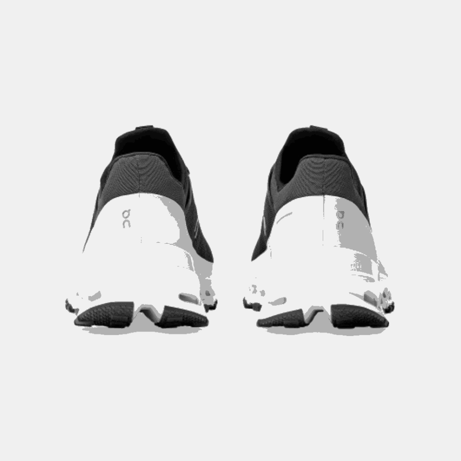 Cloudultra-noir-blanc En Cours D'exécution