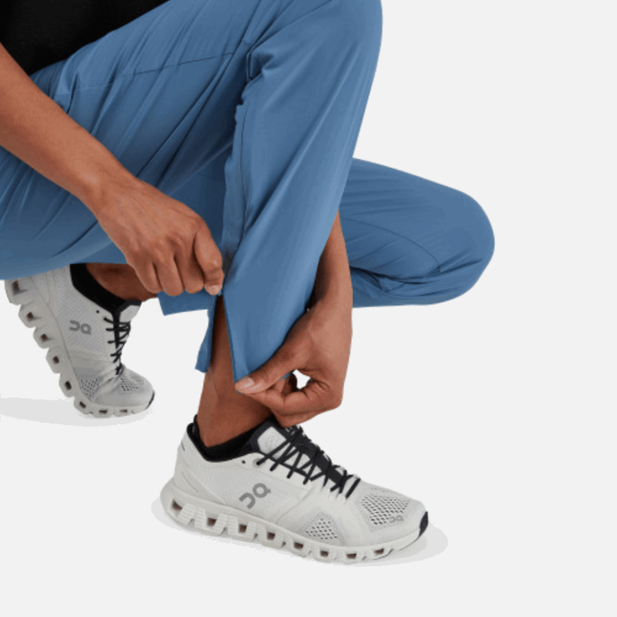 Sur Les Pantalons De Running Légers Céruléens