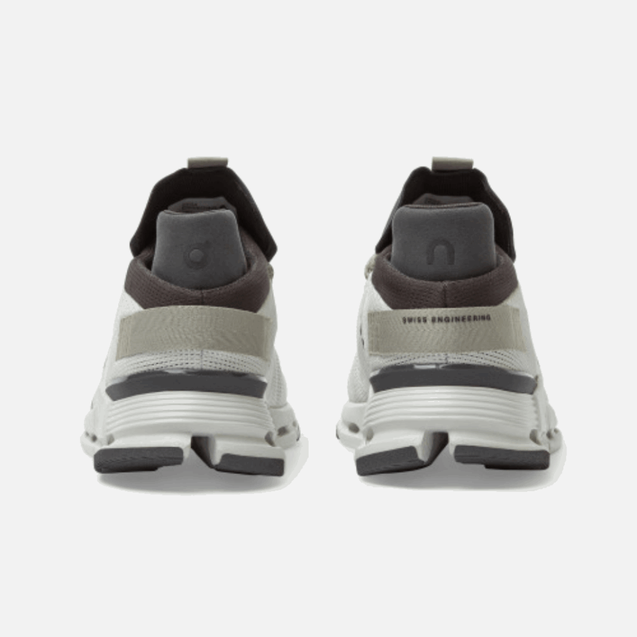 Cloudnova Sur L'exécution De White-umber