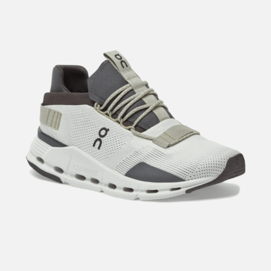 Cloudnova Sur L'exécution De White-umber