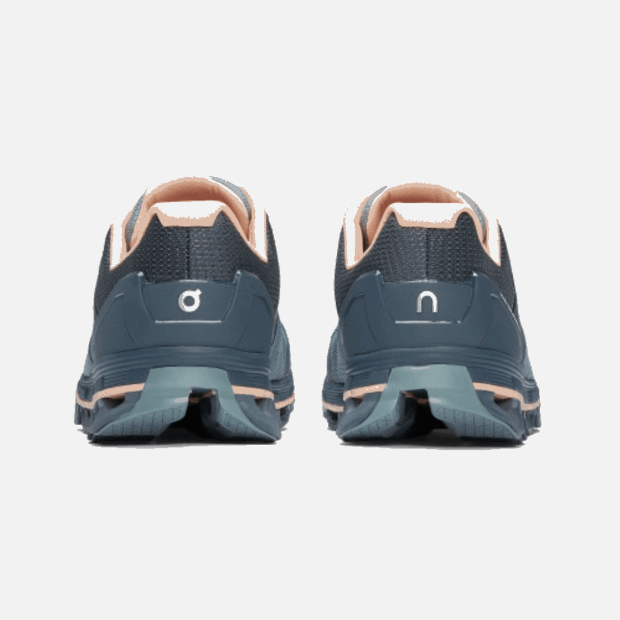 Amande De Mer Cloudace En Cours D'exécution