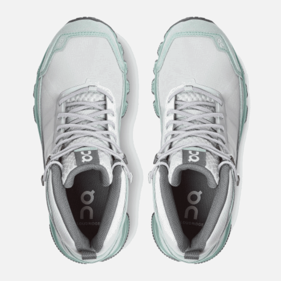 Cloudridge Sur La Mer Des Glaciers En Cours D'exécution