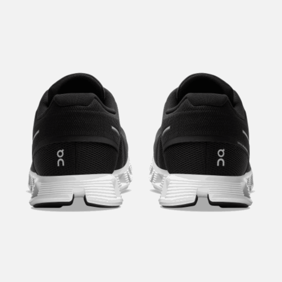 Cloud 5 Noir-blanc En Cours D'exécution